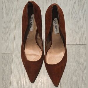Steve Madden Women's Brown Suede Pumps